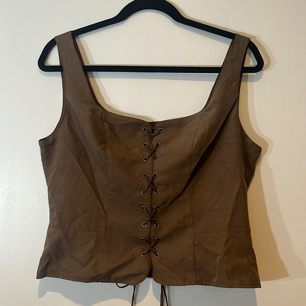 Brown ties front vest!
